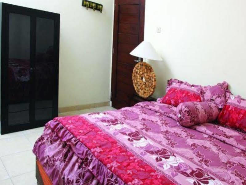 Pondok Villa Hotel Yogyakarta Exterior photo